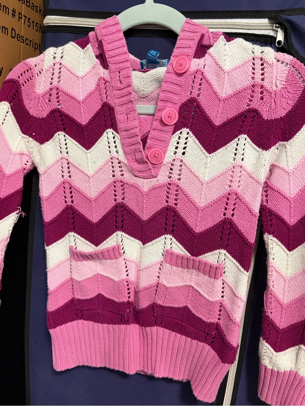 The Children's Place Chevron V-Neck Sweater in Pink and White